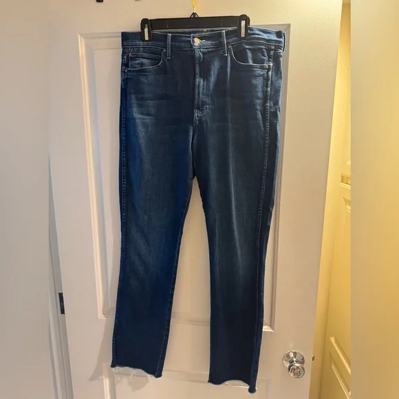 MOTHER High Waisted Rascal Sneak Fray in Sake to Me - Picture 3 of 4